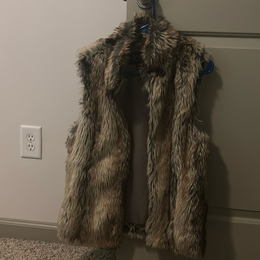 Fur vest